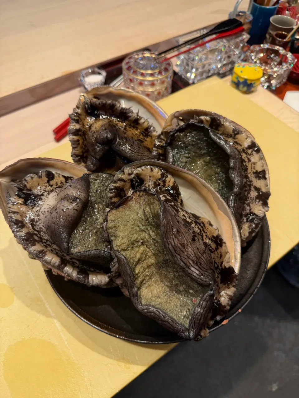 1.2kgを超える、大ぶりの鮑。